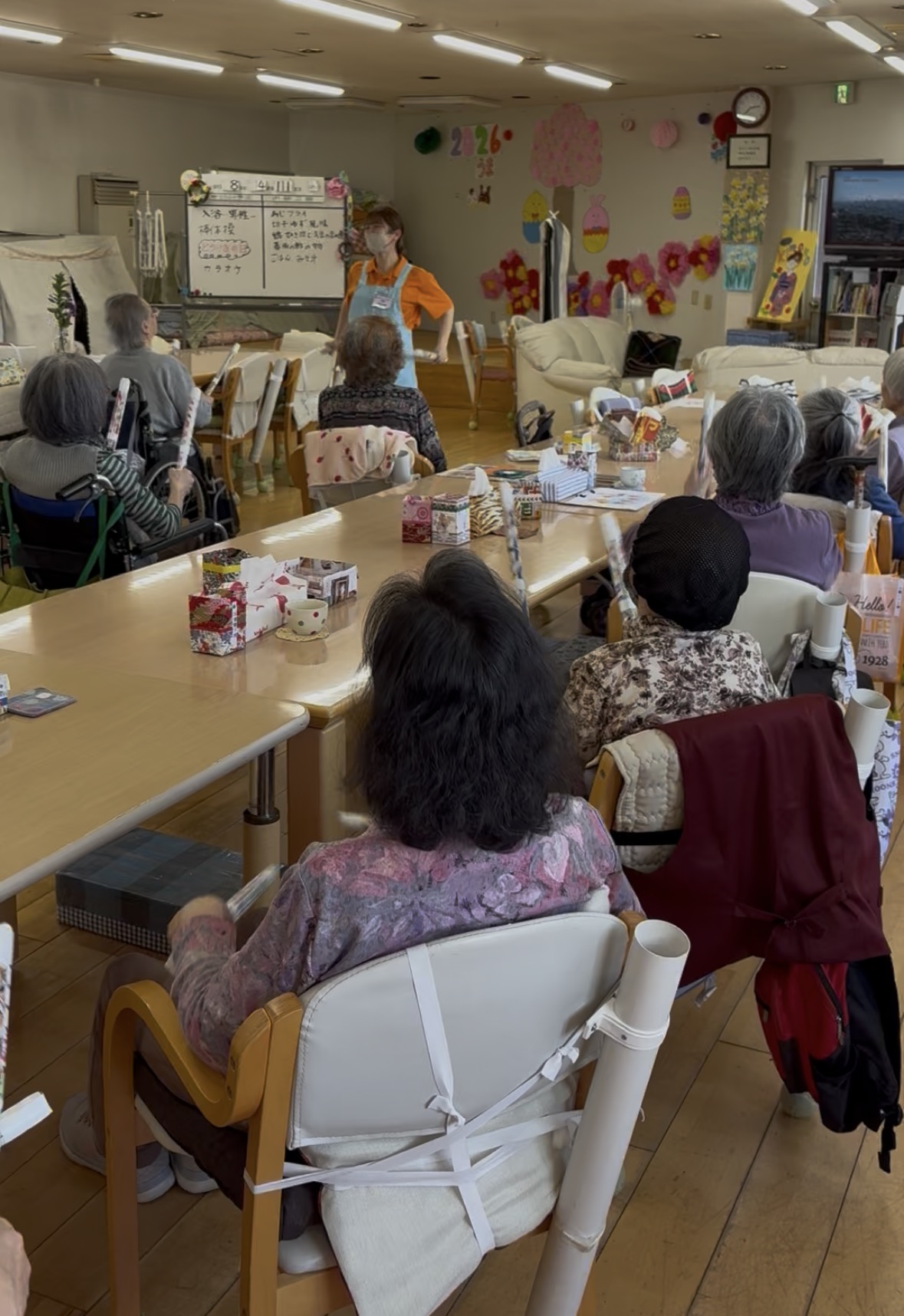 午後の体操でしっかり身体を動かしています｜デイサービスの様子